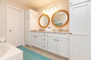 Phoenix West 1102 3 Bedroom Condo by Redawning