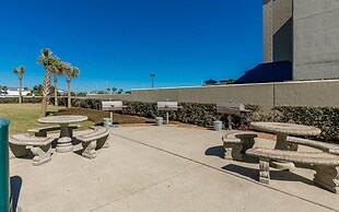 Phoenix West 1102 3 Bedroom Condo by Redawning