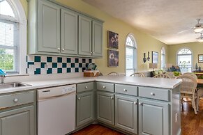 Sunrise - 346 Audubon Pl 6 Bedroom Home by RedAwning