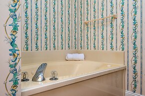 Sunrise - 346 Audubon Pl 6 Bedroom Home by RedAwning