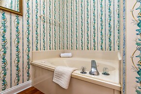 Sunrise - 346 Audubon Pl 6 Bedroom Home by RedAwning