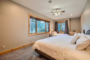 Peaks Paradise 4 Bedroom Home by RedAwning