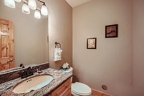 Peaks Paradise 4 Bedroom Home by RedAwning