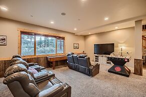 Peaks Paradise 4 Bedroom Home by RedAwning