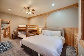 Peaks Paradise 4 Bedroom Home by RedAwning