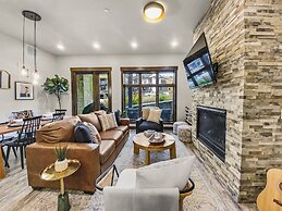 106 Blackstone Mountain Marvel! 2 Bedroom Condo by RedAwning