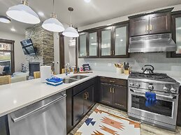 106 Blackstone Mountain Marvel! 2 Bedroom Condo by RedAwning