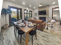 106 Blackstone Mountain Marvel! 2 Bedroom Condo by RedAwning