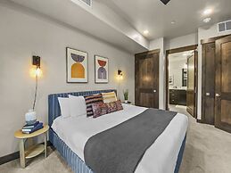 106 Blackstone Mountain Marvel! 2 Bedroom Condo by RedAwning