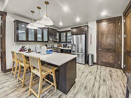 106 Blackstone Mountain Marvel! 2 Bedroom Condo by RedAwning