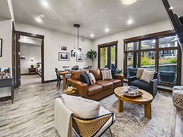 106 Blackstone Mountain Marvel! 2 Bedroom Condo by RedAwning