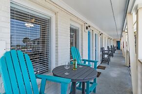 The Beach House Motel & Suites