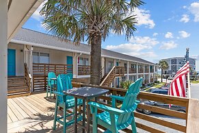 The Beach House Motel & Suites