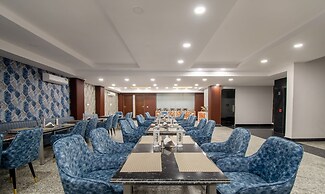 Treebo La Mirage Suite