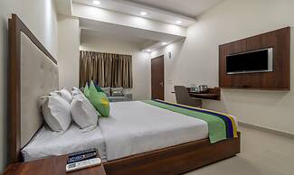 Treebo La Mirage Suite