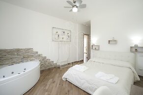 Room in B&B - B&B Balconi Sul Mare Deluxe Room With Hydromassage 