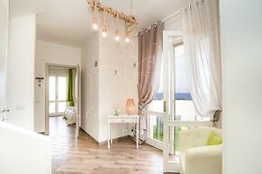 Room in B&B - B&B Balconi Sul Mare Deluxe Room With Hydromassage 