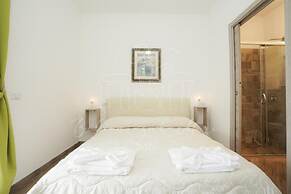 Room in B&B - B&B Balconi Sul Mare Standard Room With Balcony Overlook