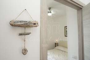 Room in B&B - B&B Balconi Sul Mare Standard Room With Balcony Overlook