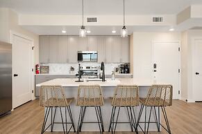 Hummingbird Retreat 2 Bedroom Condo