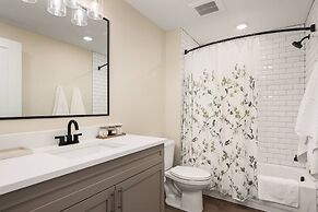 Hummingbird Retreat 2 Bedroom Condo