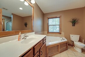 Branson Getaway w/ Indoor & Outdoor Pool Access!