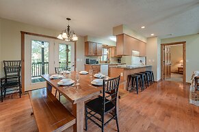 Branson Getaway w/ Indoor & Outdoor Pool Access!