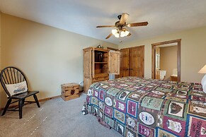 Branson Getaway w/ Indoor & Outdoor Pool Access!