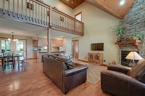 Branson Getaway w/ Indoor & Outdoor Pool Access!