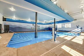 Branson Getaway w/ Indoor & Outdoor Pool Access!