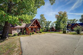 Branson Getaway w/ Indoor & Outdoor Pool Access!