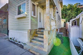 Avalon Cottage < Half-mi to Beaches & Crescent Ave