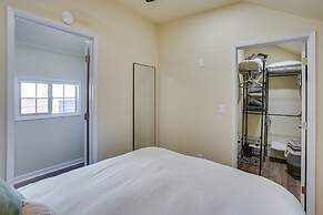 Avalon Cottage < Half-mi to Beaches & Crescent Ave