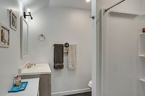 Avalon Cottage < Half-mi to Beaches & Crescent Ave