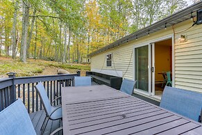 Hot Tub & Pool Access: Year-round Pocono Retreat!