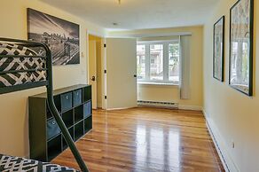 Boston Duplex w/ Foosball Table: 11 Mi to Downtown
