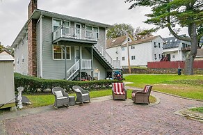 Boston Duplex w/ Foosball Table: 11 Mi to Downtown