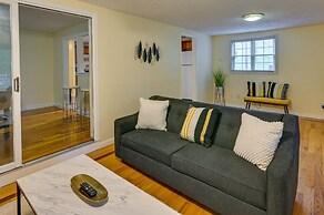 Boston Duplex w/ Foosball Table: 11 Mi to Downtown