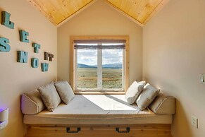 Hot Tub & Fire Pit: Idyllic Getaway in Angel Fire!