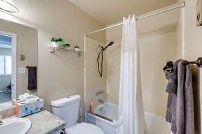 Flagstaff Home w/ Hot Tub, 4 Mi to Walnut Canyon!