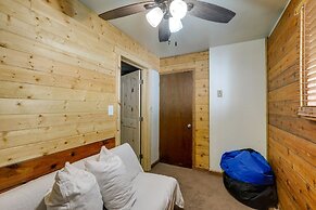 Flagstaff Home w/ Hot Tub, 4 Mi to Walnut Canyon!