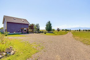 Charming Livingston Vacation Rental w/ Views!