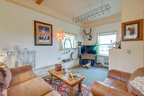 Charming Livingston Vacation Rental w/ Views!
