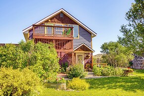 Charming Livingston Vacation Rental w/ Views!