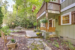 Well-appointed Boone Home w/ Hot Tub + Gas Grill
