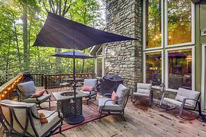 Well-appointed Boone Home w/ Hot Tub + Gas Grill