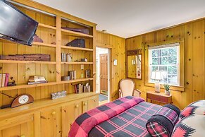 Well-appointed Boone Home w/ Hot Tub + Gas Grill