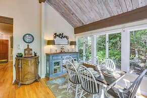 Well-appointed Boone Home w/ Hot Tub + Gas Grill