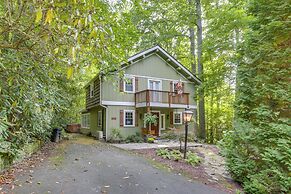 Well-appointed Boone Home w/ Hot Tub + Gas Grill