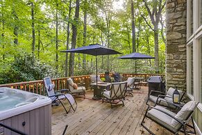 Well-appointed Boone Home w/ Hot Tub + Gas Grill